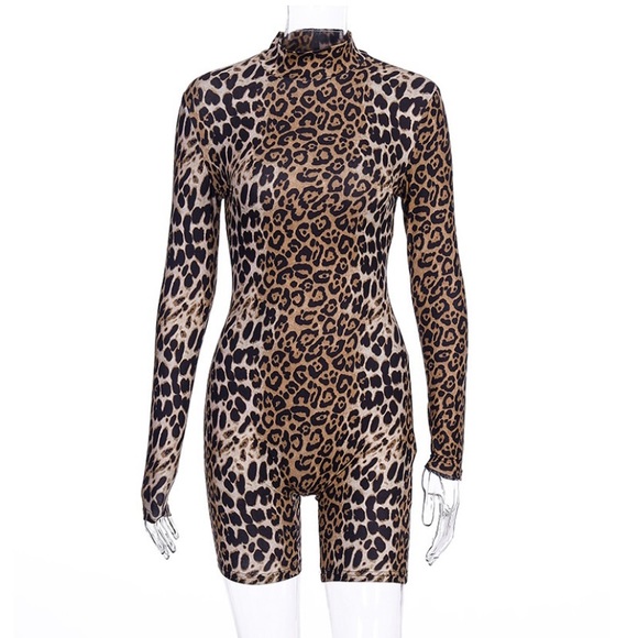 Leopard Print Turtleneck - Picture 2 of 4